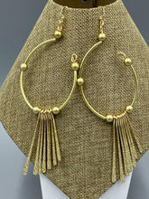 Load image into Gallery viewer, Earrings | 1-Of-A-Kind by Lillie Pearl | Matte Gold Plated Open Oval Hoops
