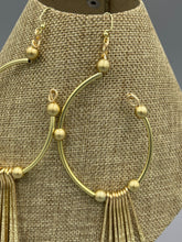 Load image into Gallery viewer, Earrings | 1-Of-A-Kind by Lillie Pearl | Matte Gold Plated Open Oval Hoops
