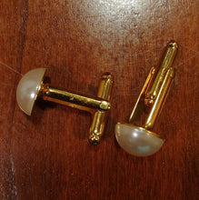 Load image into Gallery viewer, Flat Simulated Pearl Center Cuff Links
