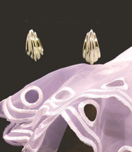 Load image into Gallery viewer, Wide Exaggerated Shell Shaped Open Hoop Push Back Gold Tone Earrings
