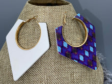 Load image into Gallery viewer, Earrings Natural Polished Wood Ethnic Painted Patterns
