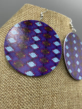 Load image into Gallery viewer, Earrings Natural Polished Wood Ethnic Painted Patterns
