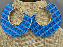 Load image into Gallery viewer, Earrings Natural Polished Wood Ethnic Painted Patterns
