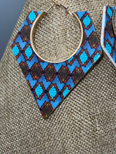 Load image into Gallery viewer, Earrings Natural Polished Wood Ethnic Painted Patterns
